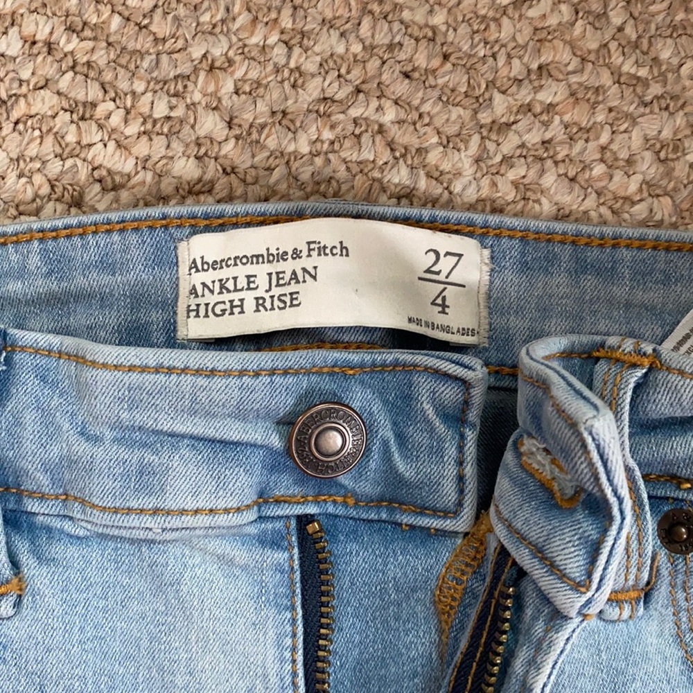 Abercrombie & Fitch Ankle Jean High Rise